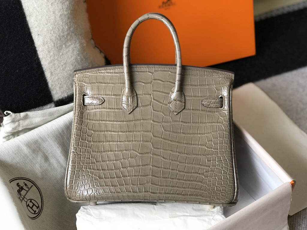 Hermès Birkin Bag 30cm Gray Crocodile Leather Gold Hardware
