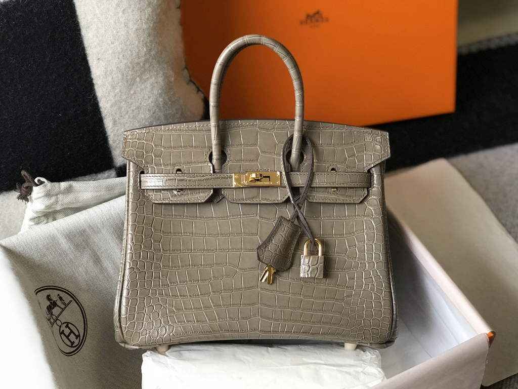 Hermès Birkin Bag 30cm Gray Crocodile Leather Gold Hardware
