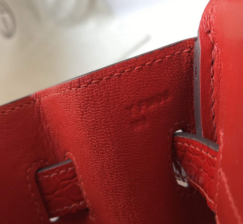 Hermès Birkin Bag 30cm Red Crocodile Leather Gold Hardware