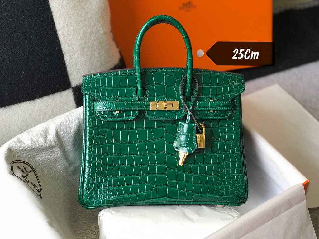Hermès Birkin Bag 30cm Green Crocodile Leather Gold Hardware