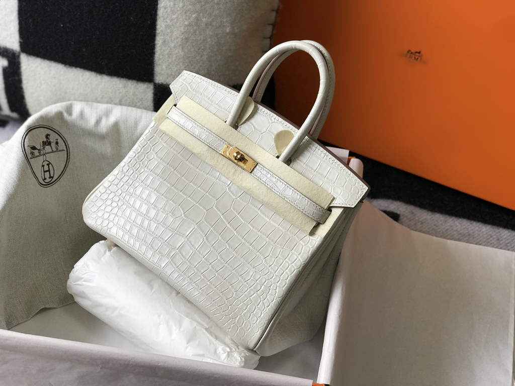 Hermès Birkin Bag 30cm White Crocodile Leather Gold Hardware
