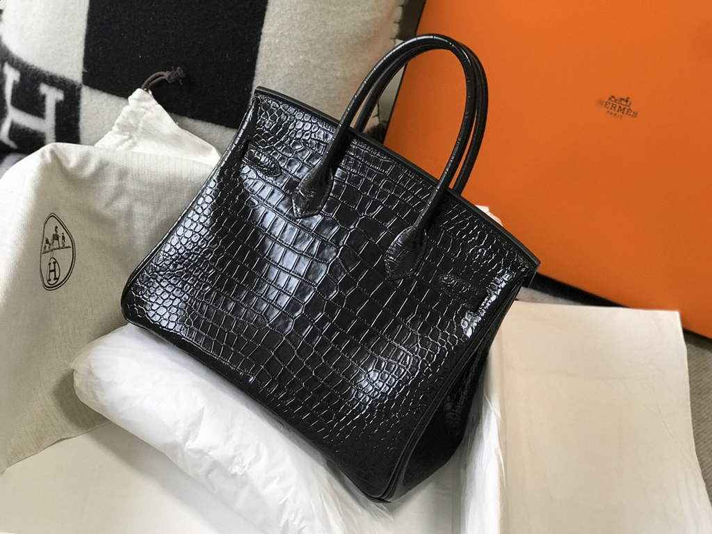Hermès Birkin Bag 30cm Black Crocodile Leather Gold Hardware