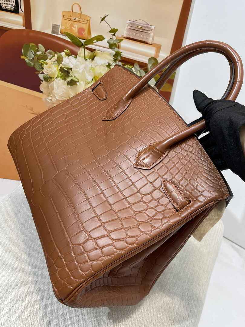 Hermès Birkin Bag 30cm camel Crocodile Leather Gold Hardware H8881
