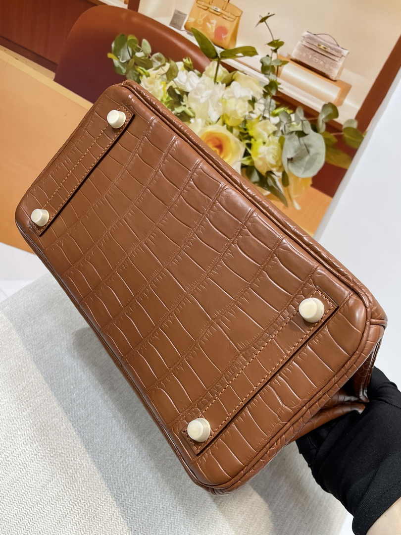 Hermès Birkin Bag 30cm camel Crocodile Leather Gold Hardware H8881