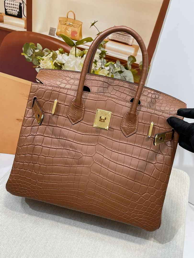 Hermès Birkin Bag 30cm camel Crocodile Leather Gold Hardware H8881