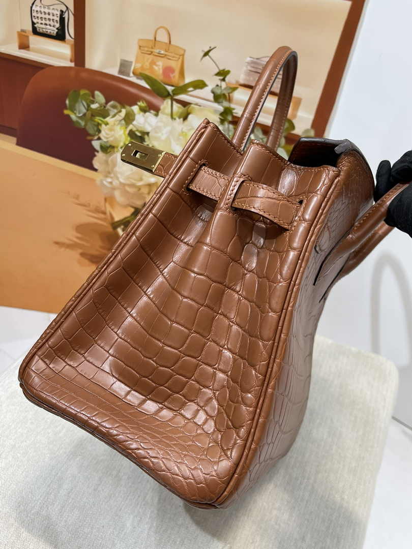 Hermès Birkin Bag 30cm camel Crocodile Leather Gold Hardware H8881