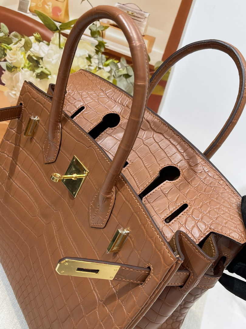 Hermès Birkin Bag 30cm camel Crocodile Leather Gold Hardware H8881