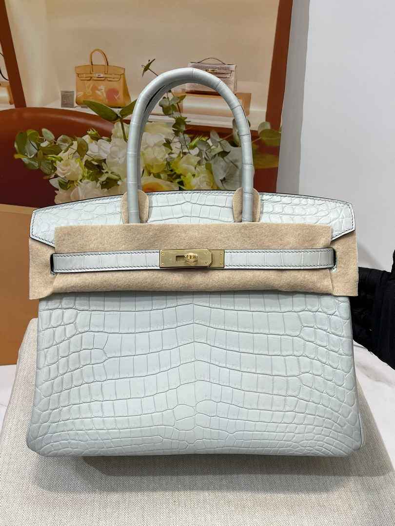 Hermès Birkin Bag 30cm Gray Crocodile Leather Gold Hardware H8890