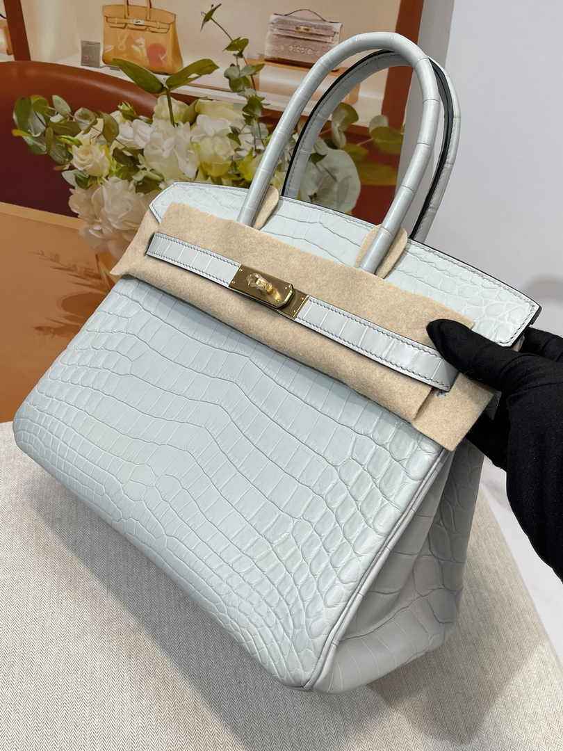 Hermès Birkin Bag 30cm Gray Crocodile Leather Gold Hardware H8890