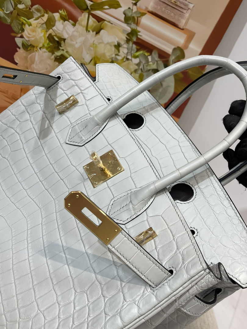 Hermès Birkin Bag 30cm Gray Crocodile Leather Gold Hardware H8890