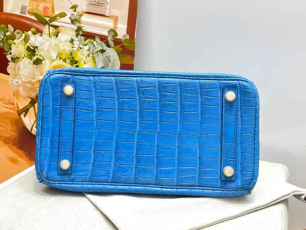Hermès Birkin Bag 30cm Blue Crocodile Leather Gold Hardware H8884