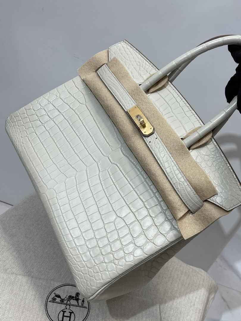 Hermès Birkin Bag 30cm White Crocodile Leather Gold Hardware H8882