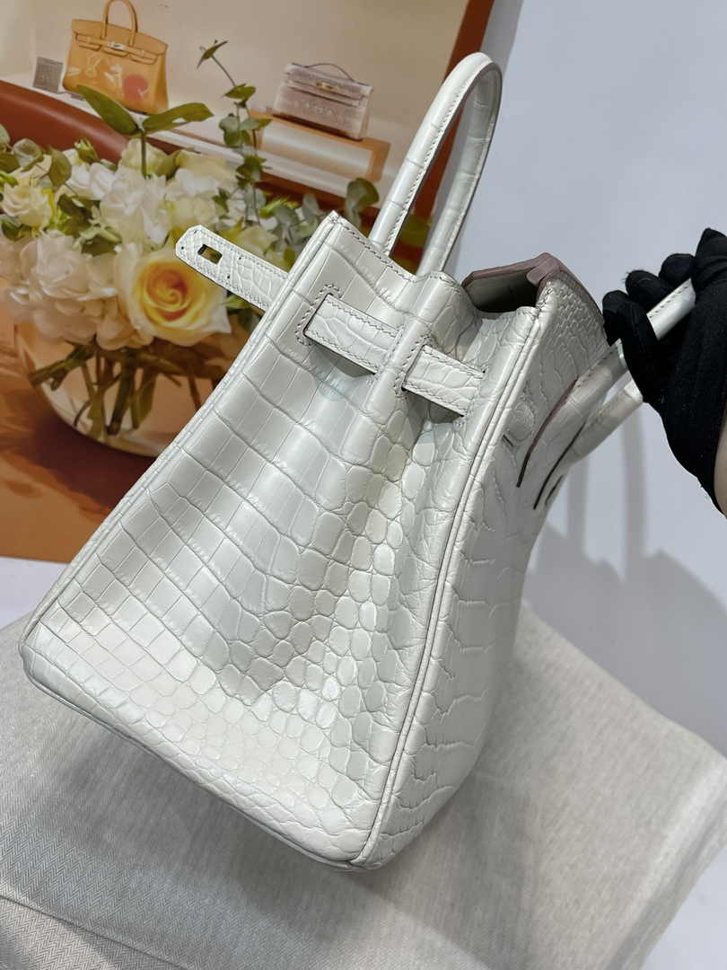 Hermès Birkin Bag 30cm White Crocodile Leather Gold Hardware H8882
