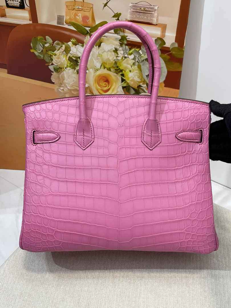 Hermès Birkin Bag 30cm Pink Crocodile Leather Gold Hardware H8889