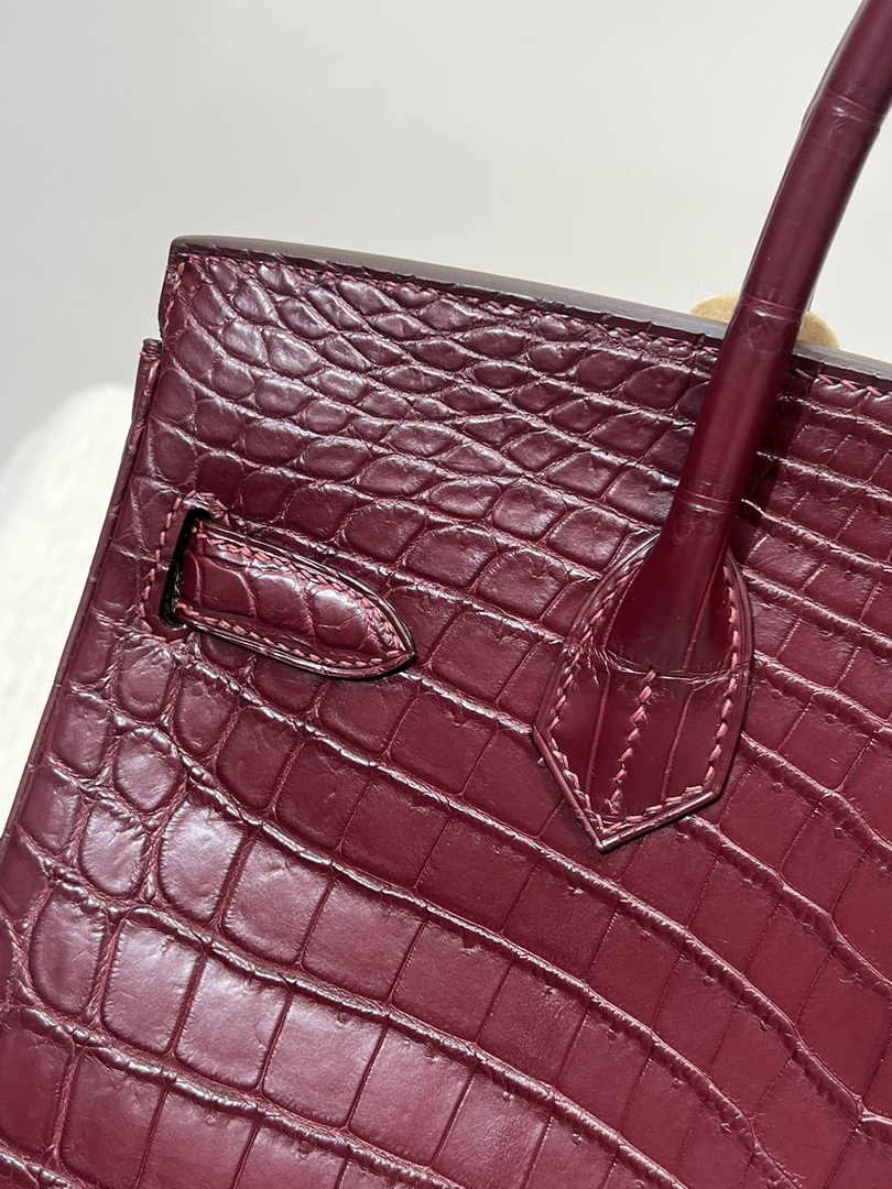 Hermès Birkin Bag 30cm Wine Red Crocodile Leather Gold Hardware H8888