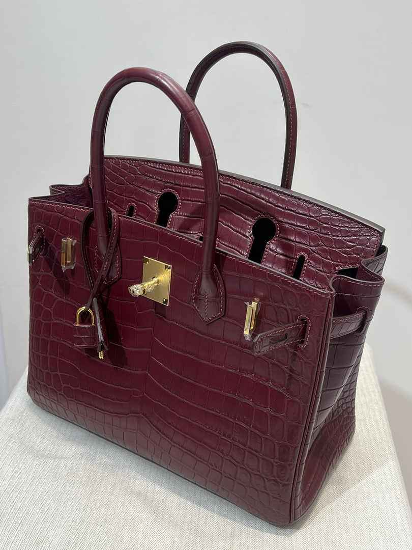 Hermès Birkin Bag 30cm Wine Red Crocodile Leather Gold Hardware H8888