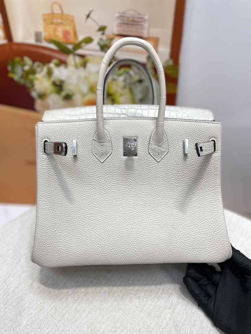 Hermès Birkin Bag Beige Crocodile Togo Gold Hardware H8606
