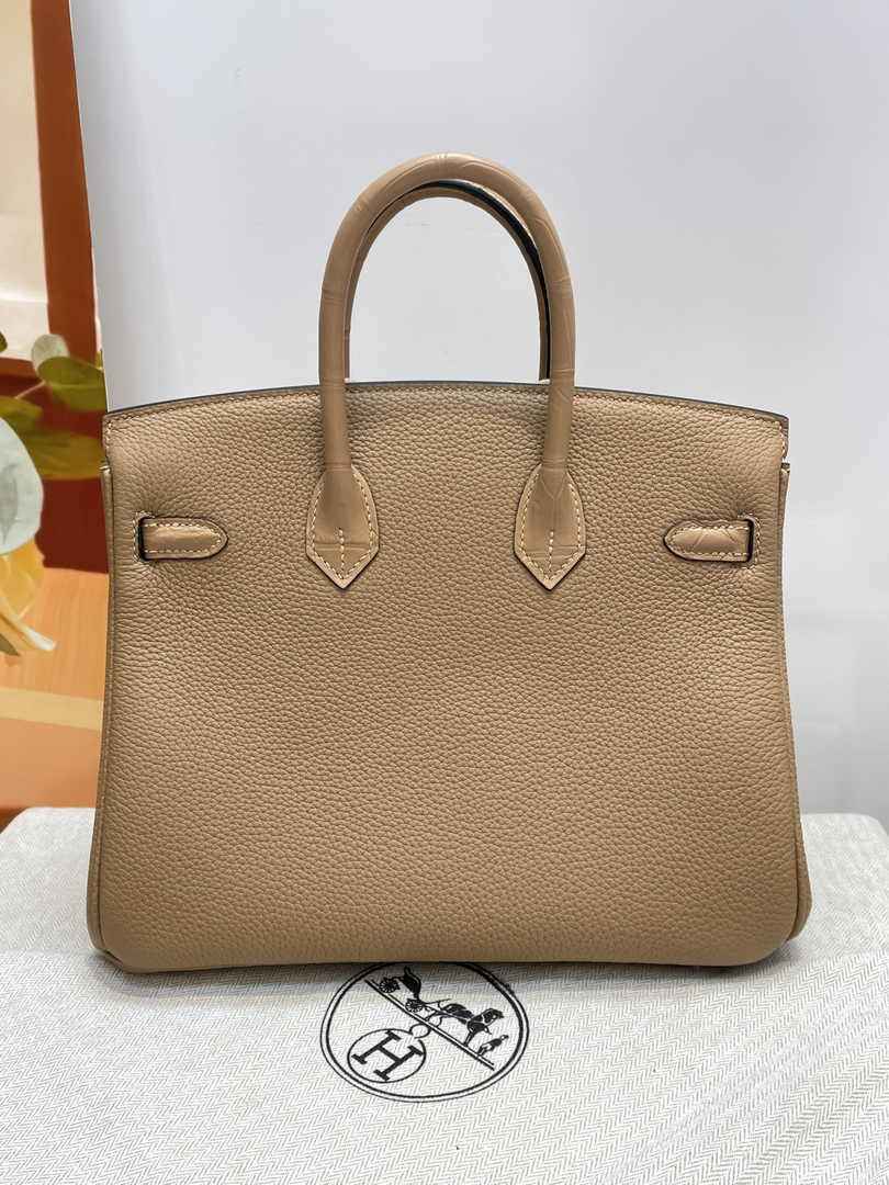 Hermès Birkin Bag Apricot Crocodile Togo Gold Hardware H8609
