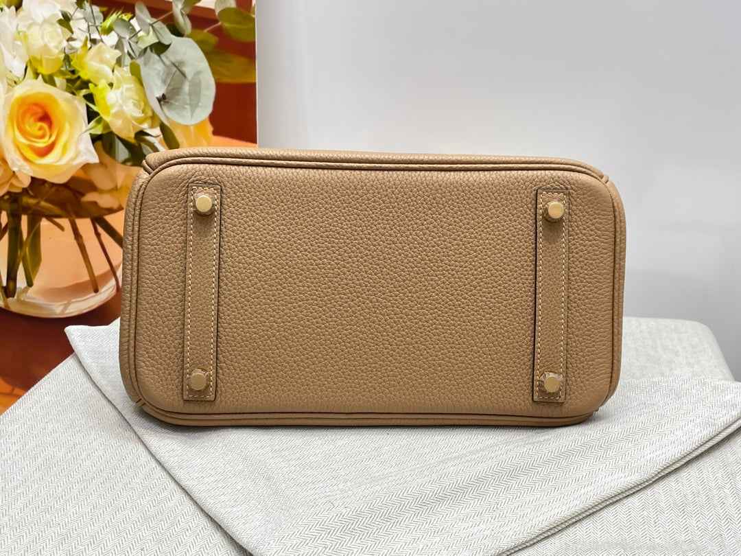 Hermès Birkin Bag Apricot Crocodile Togo Gold Hardware H8609