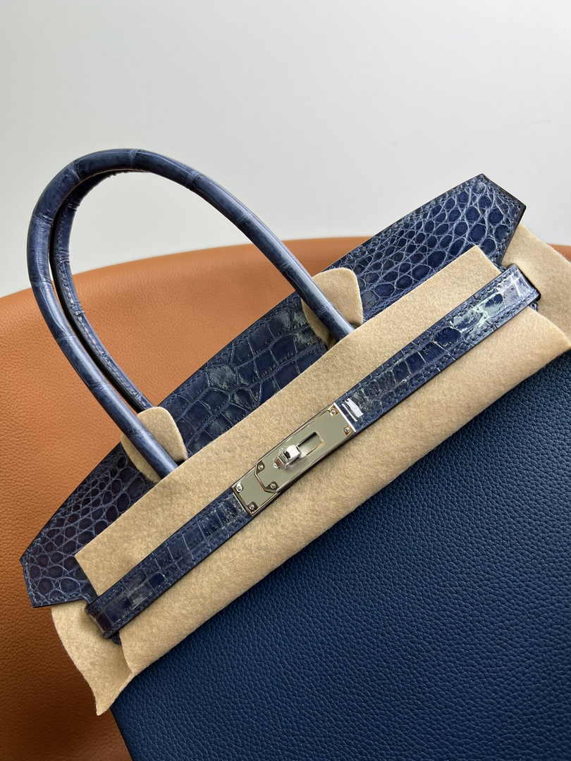 Hermès Birkin Bag Navy Blue Crocodile Togo Gold Hardware H8605