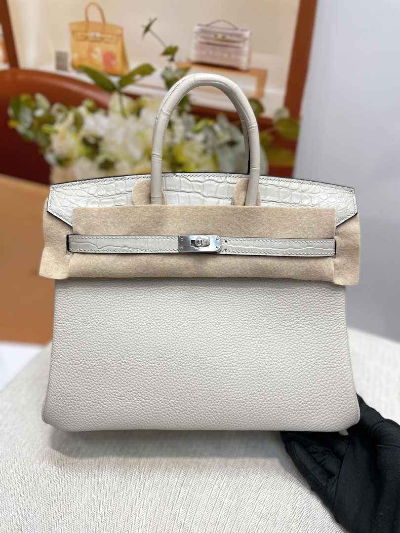 Hermès Birkin Bag Beige Crocodile Togo Gold Hardware H8606
