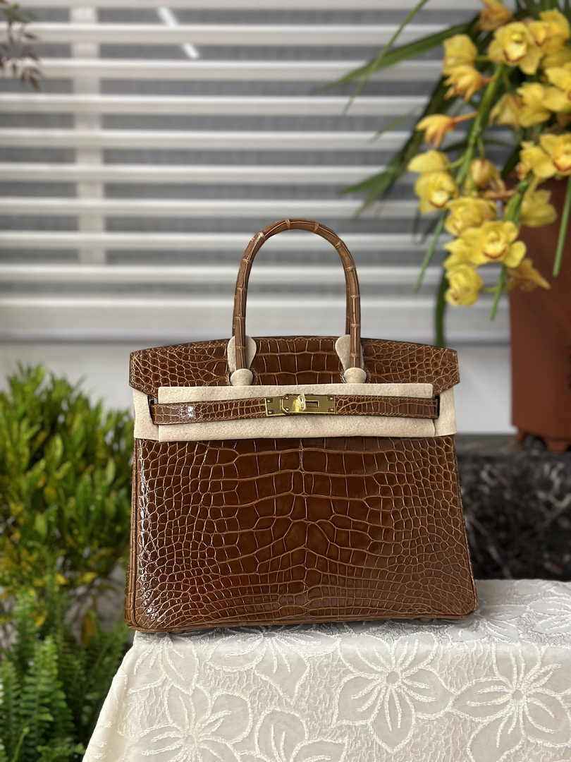 Hermès Birkin Bag 30cm Brown Crocodile Leather Gold Hardware H6880