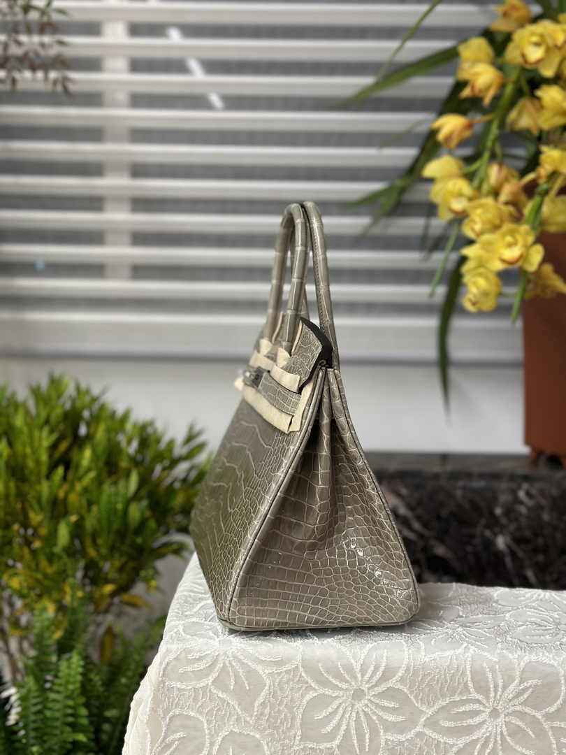 Hermès Birkin Bag 30cm Gray Crocodile Leather Silver Hardware H6883