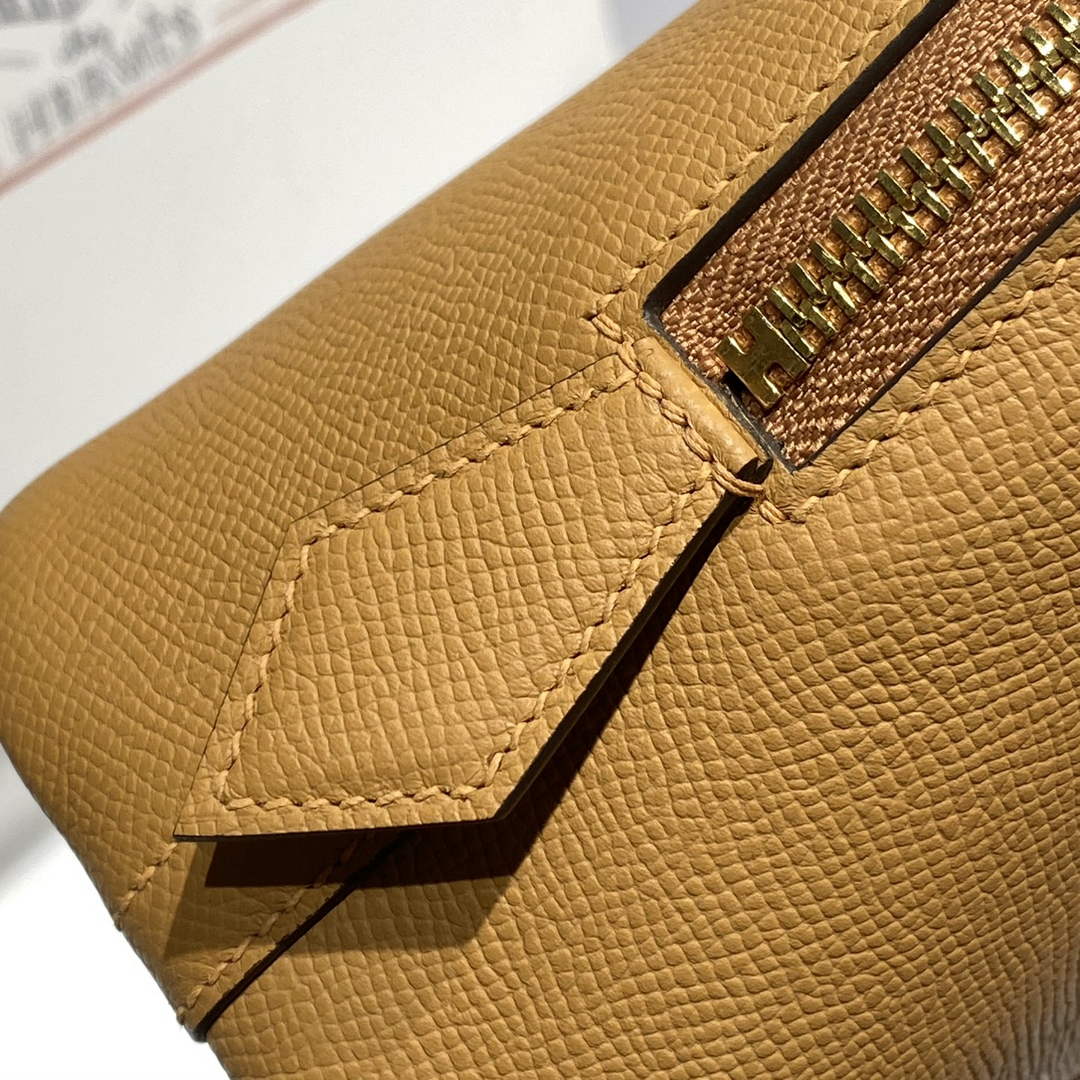 Hermes Bolide 1923 Bag 25 in Tan Epsom Calfskin Gold Hardware