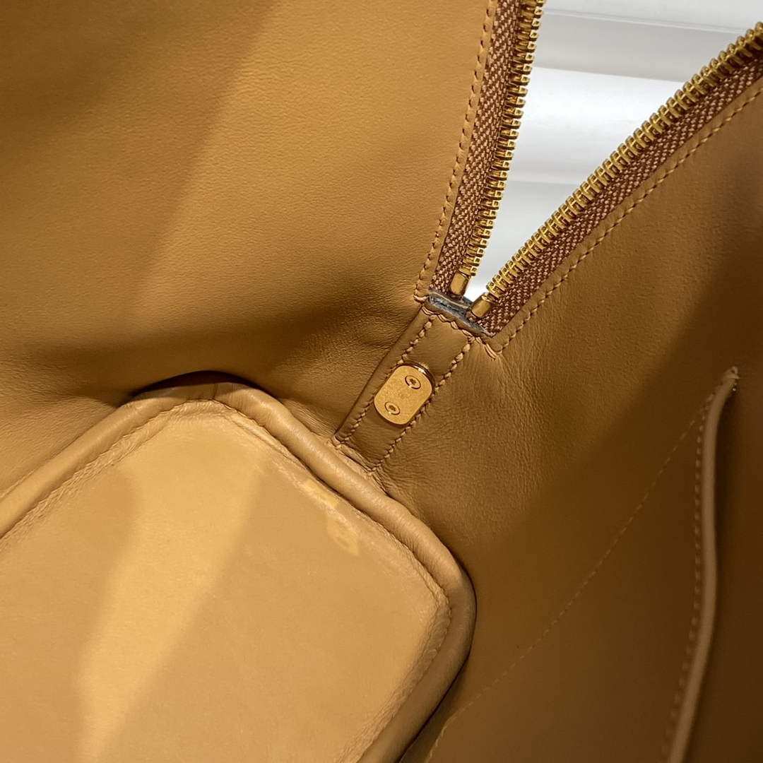 Hermes Bolide 1923 Bag 25 in Tan Epsom Calfskin Gold Hardware