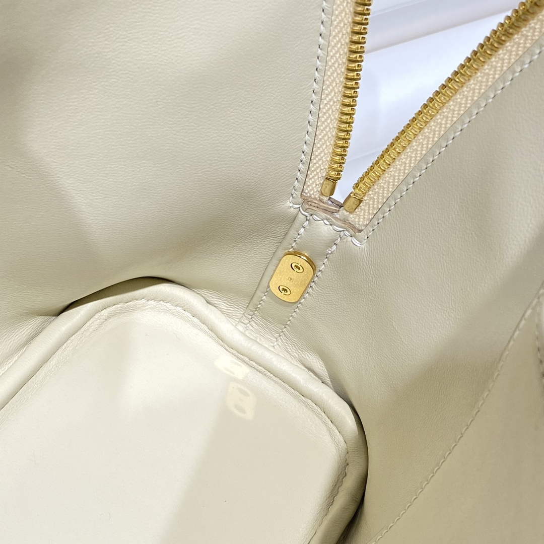 Hermes Bolide 1923 Bag 25 in Beige Epsom Calfskin Gold Hardware