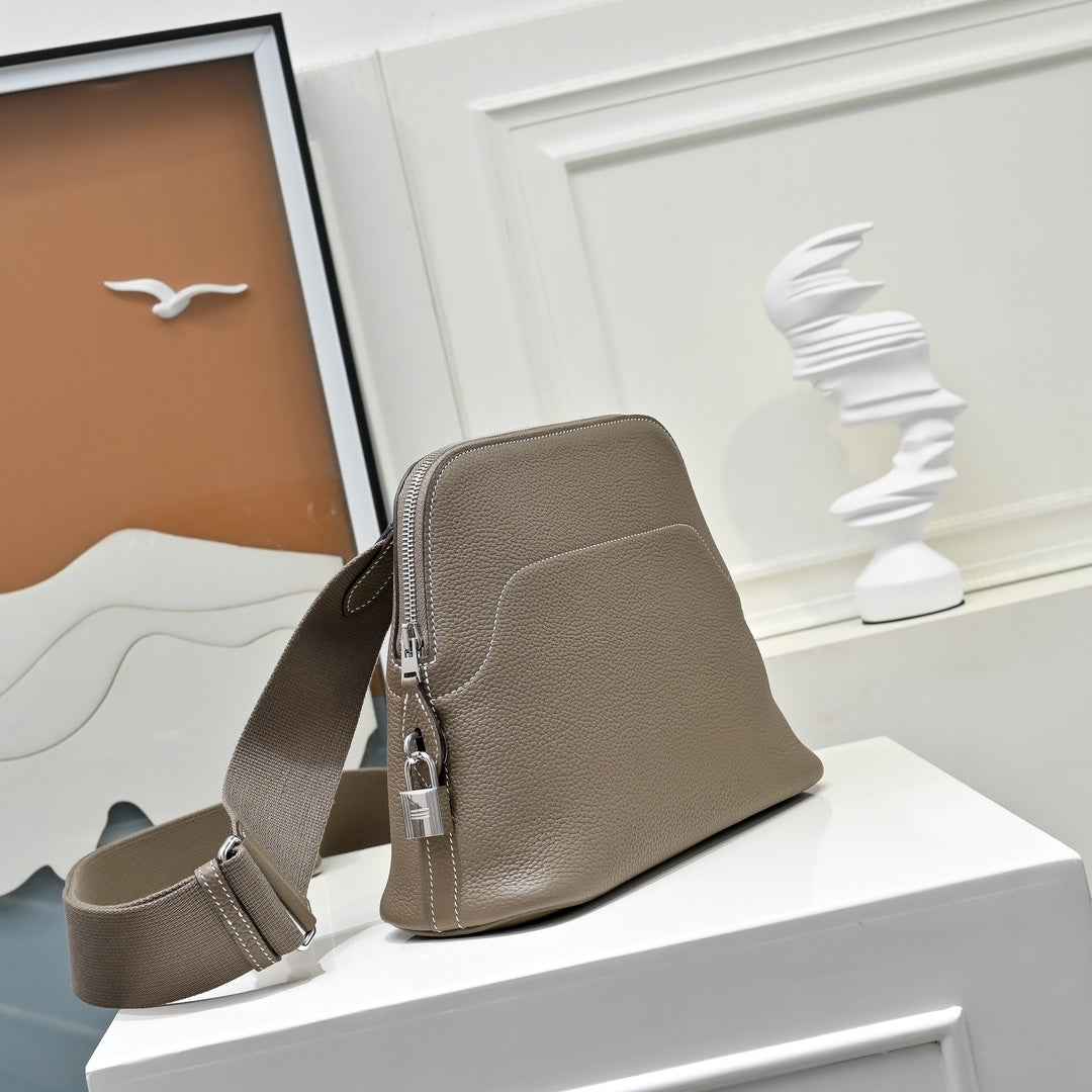 Hermes Bolide Messenger bag in Togo calfskin Light Gray