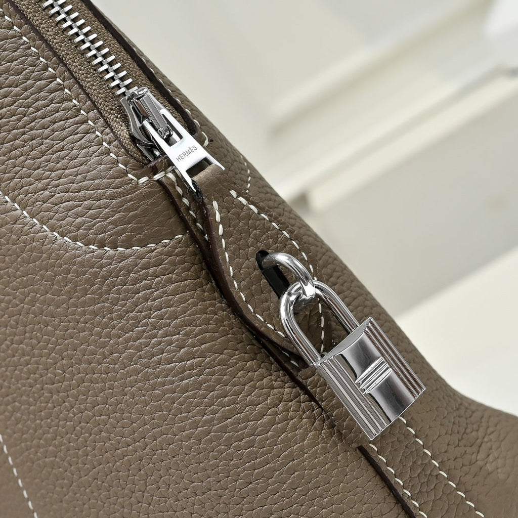 Hermes Bolide Messenger bag in Togo calfskin Light Gray
