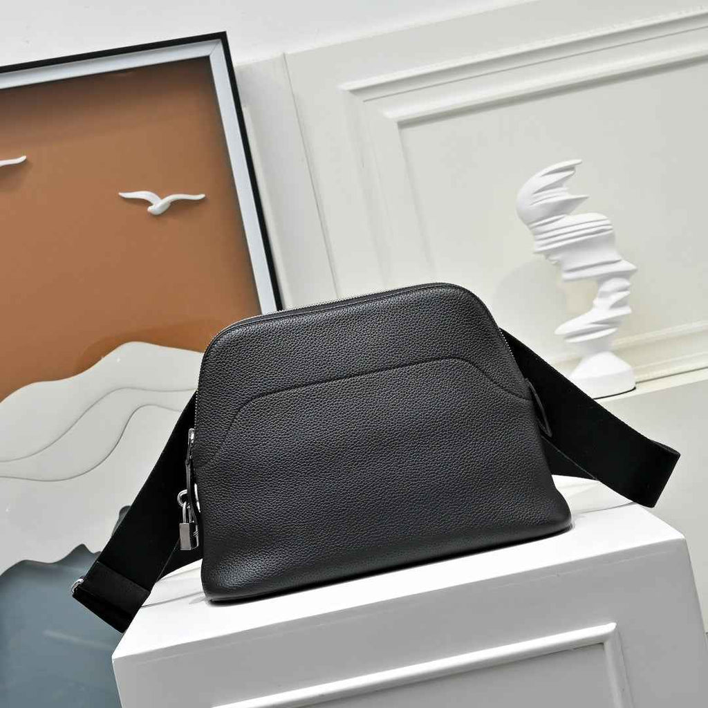 Hermes Bolide Messenger bag in Togo calfskin Black