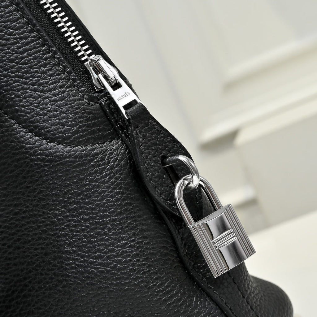 Hermes Bolide Messenger bag in Togo calfskin Black