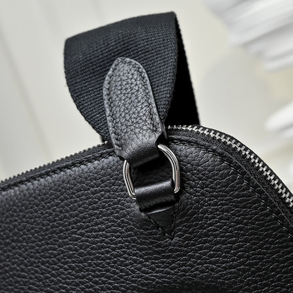Hermes Bolide Messenger bag in Togo calfskin Black