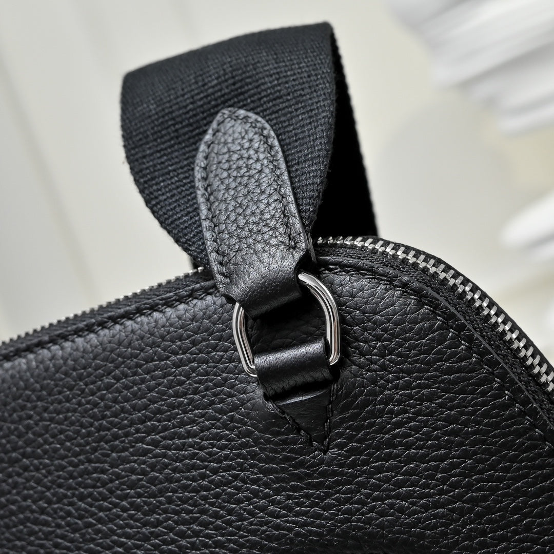 Hermes Bolide Messenger bag in Togo calfskin Black