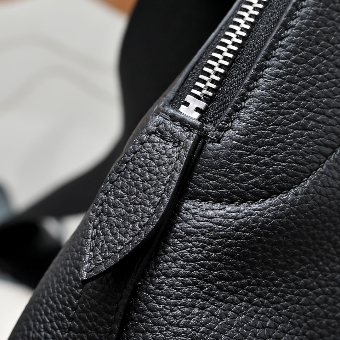 Hermes Bolide Messenger bag in Togo calfskin Black