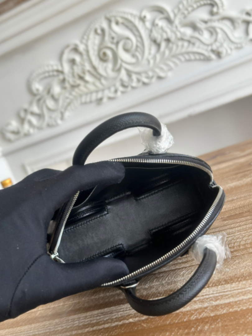 Hermes Bolide on Wheels bag 19 H266905
