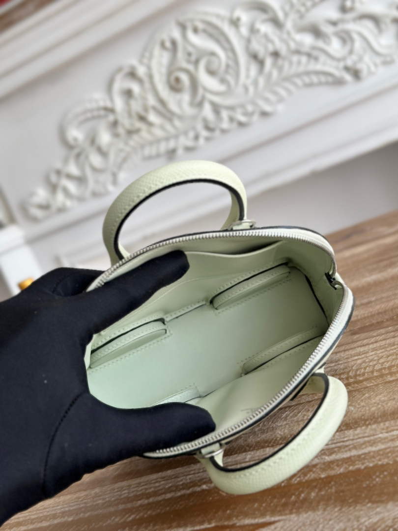 Hermes Bolide on Wheels bag 19 H266907