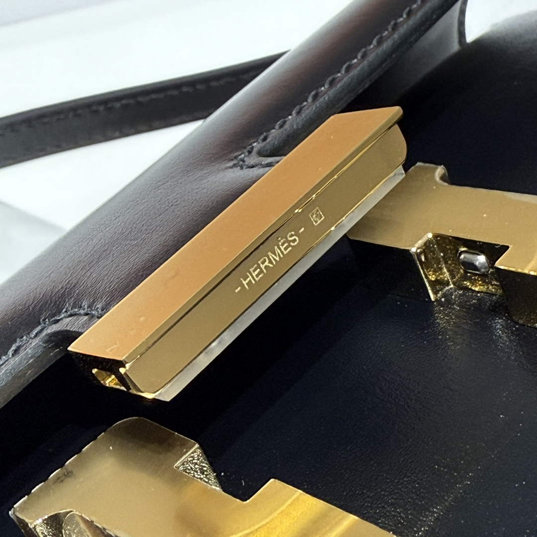 Hermes Constance Box Leather bag 24cm Black Gold H082681