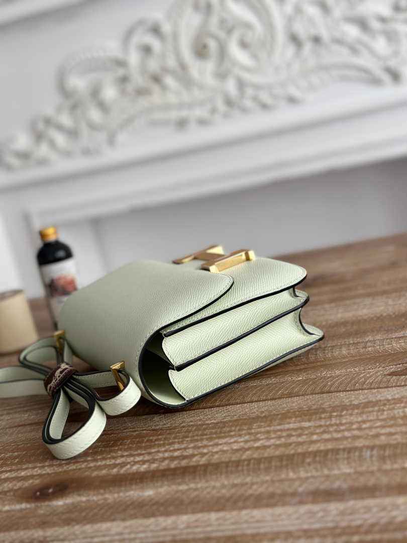 Hermes Constance Epsom Leather 19cm Light Green Gold H082211