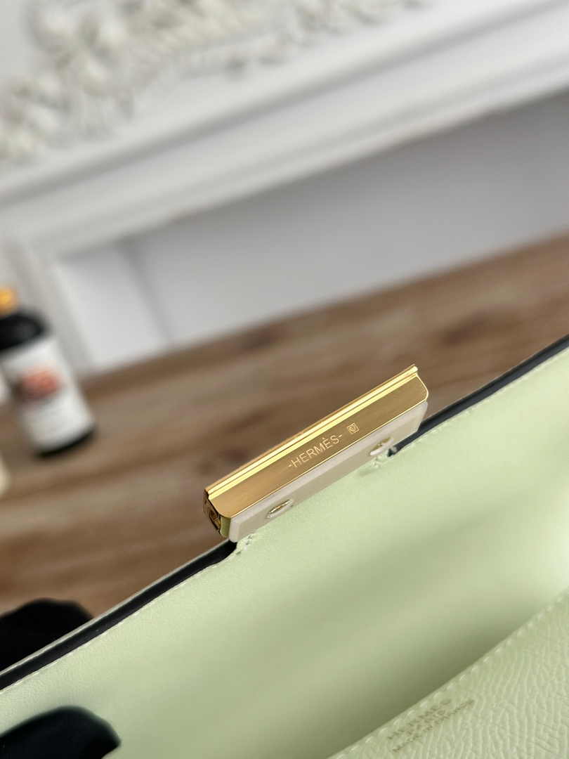 Hermes Constance Epsom Leather 19cm Light Green Gold H082211