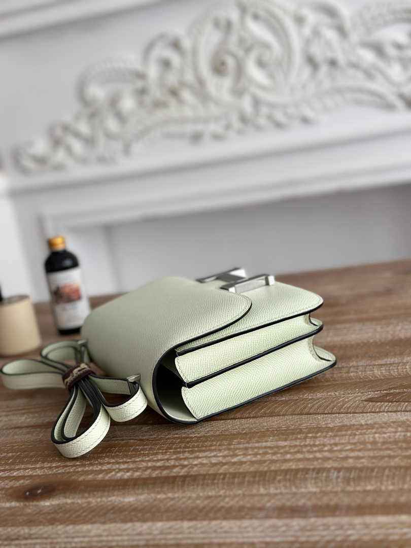Hermes Constance Epsom Leather 19cm Light Green Silver H082210
