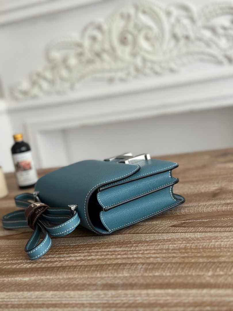 Hermes Constance Epsom Leather 19cm Dark Blue Silver H082216