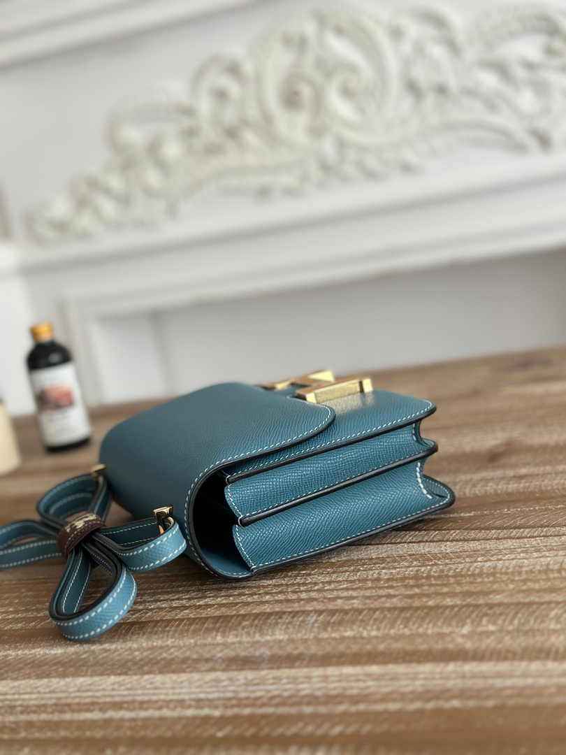 Hermes Constance Epsom Leather 19cm Dark Blue Gold H082217