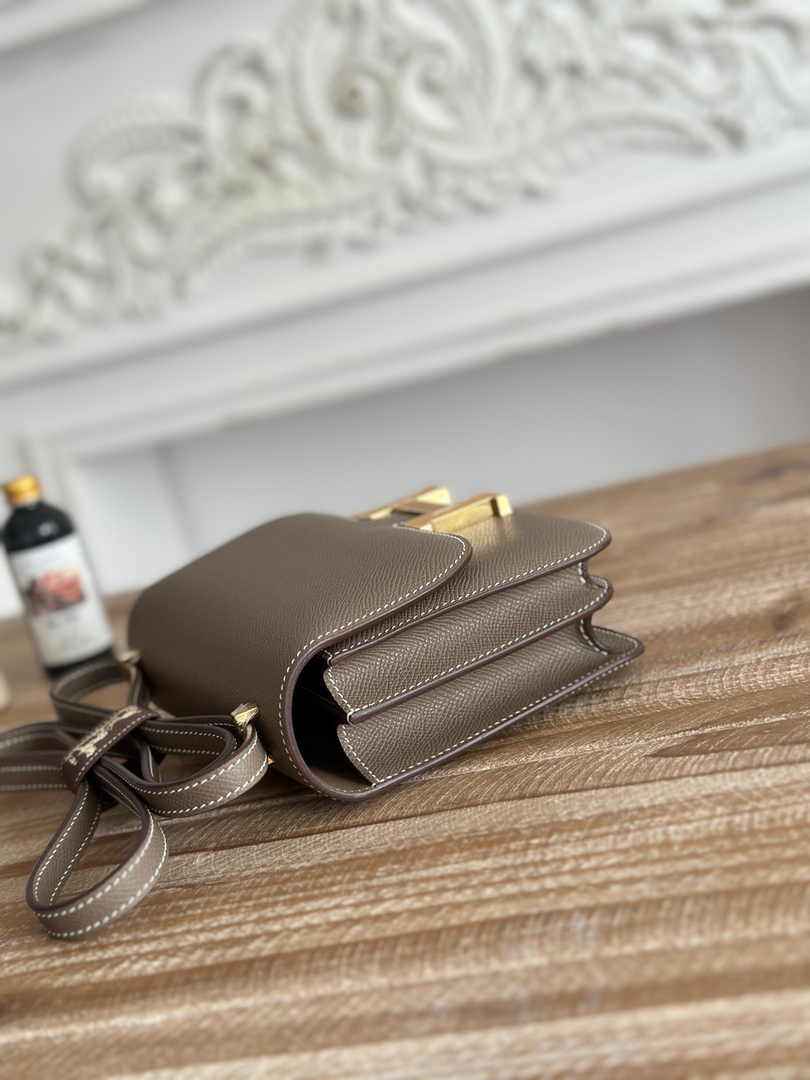 Hermes Constance Epsom Leather 19cm Dark Gray Gold H082229