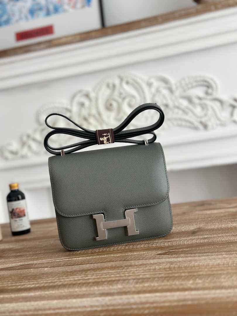Hermes Constance Epsom Leather 19cm Silver Dark Gray H082252
