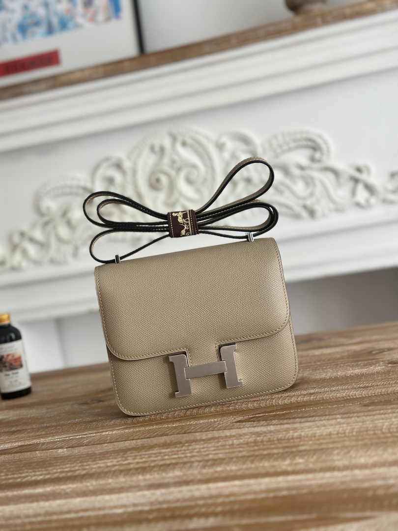 Hermes Constance Epsom Leather 19cm Silver Light Gray H082250