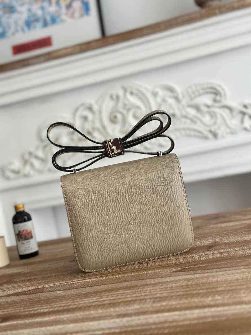 Hermes Constance Epsom Leather 19cm Silver Light Gray H082250