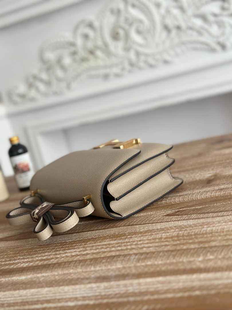 Hermes Constance Epsom Leather 19cm Gold Light Gray H082251